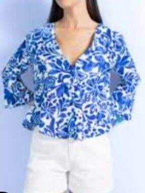 Blue Floral V-Neck Blouse with Long Sleeves
